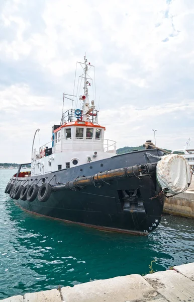 Remolcador Negro Amarrado Puerto Marítimo —  Fotos de Stock