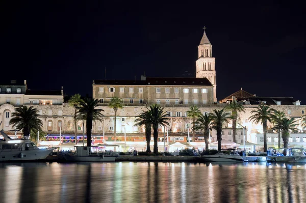 Hermosa Vista Del Casco Antiguo Split Croacia Por Noche — Foto de Stock