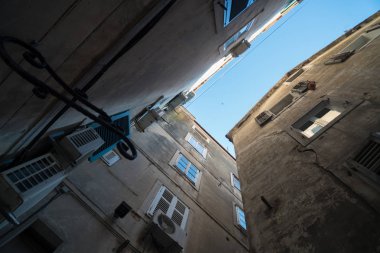 Binanın mimari Split Eski şehir. Çatıları ile iletişim.