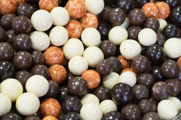 Bruine Witte Chocolade Ballen Winkel — Stockfoto