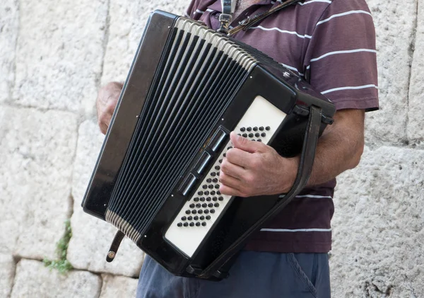 Idosos Aposentado Avô Jogando Acordeão Rua — Fotografia de Stock