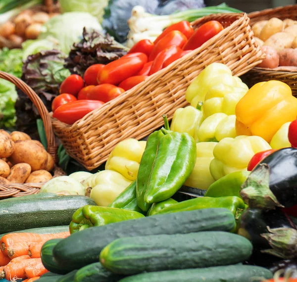 Puesto Mercado Con Verduras Calle —  Fotos de Stock