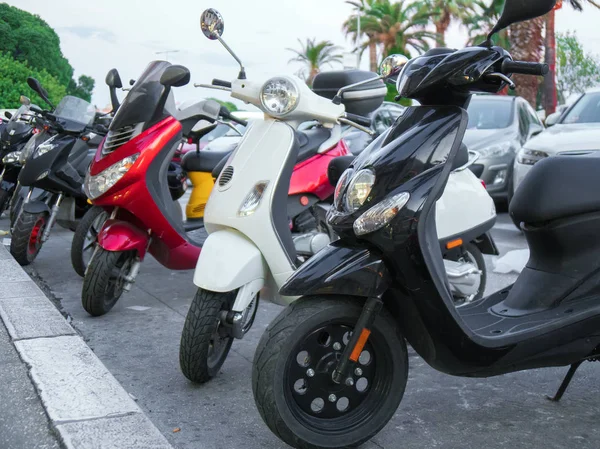 Many Mopeds Scooter Motorcycles Parked Street — Stock Photo, Image