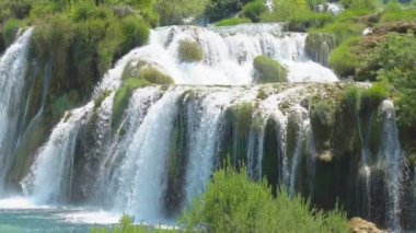 Güzel bir milli park Krka, Hırvatistan şelale manzarası.
