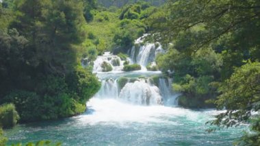 Güzel bir milli park Krka, Hırvatistan şelale manzarası.