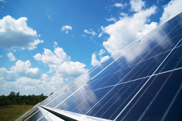 Blue Solar Panels Blue Sky Renewable Energy — Stock Photo, Image
