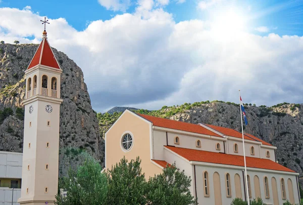 Церковь Святого Огня Омисе Хорватия — стоковое фото