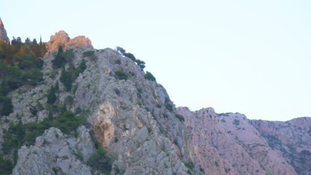 Prachtige Enorme Berg Heuvels Omis Kroatië — Stockvideo