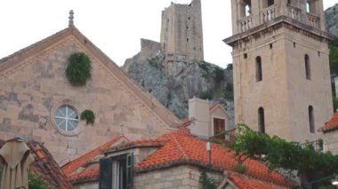 Hırvatistan 'ın Omis kentindeki Aziz Michael Kilisesi.