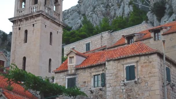 Iglesia San Miguel Omis Croacia — Vídeo de stock