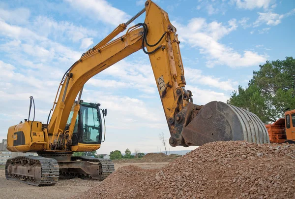 Excavadora Amarilla Trabajando Sitio Construcción — Foto de Stock