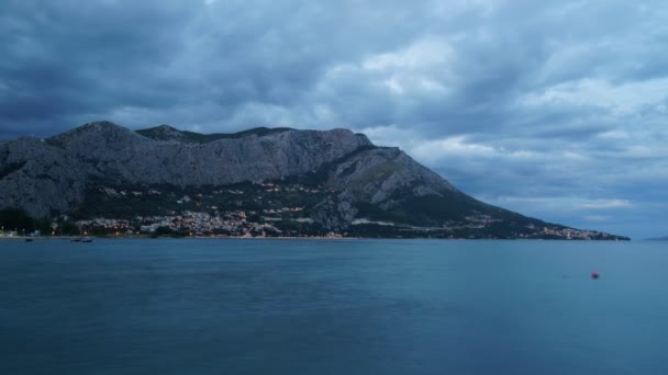 Omis Vista Para Cidade Croácia Noite Desfasamento Temporal — Vídeo de Stock