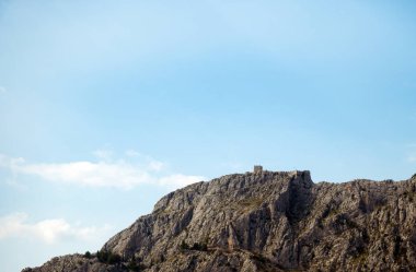 Omis Hırvatistan Split-Dalmaçya County yakınındaki Starigrad kale.
