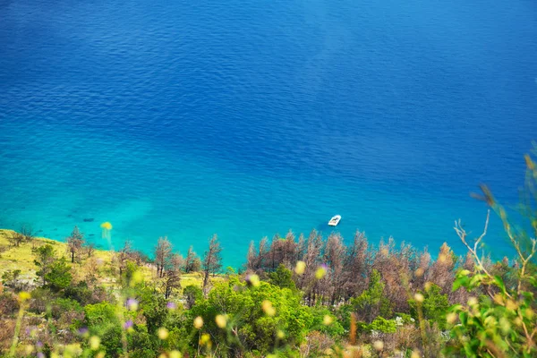 Pohled Vysokých Hor Azurovém Středozemním Moři — Stock fotografie