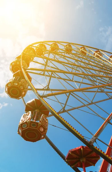 Roue Rouge Ferris Dans Parc Ville — Photo