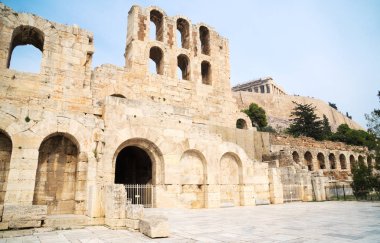 Odeon Herodes Atticus veya Herodeon Atina'da cephe.