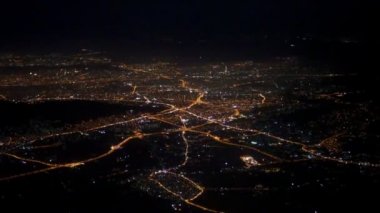 Gece Atina Uçak havadan görünümü.