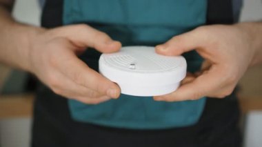 Kullanmadan önce test duman dedektörü dostum.