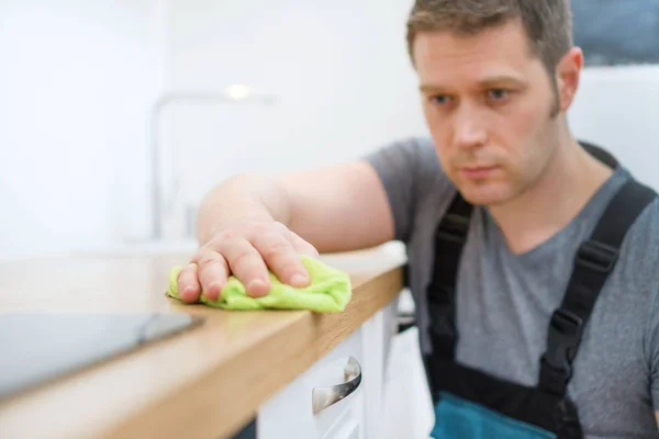 Cleaning Service Concept Man Cleaning Kitchen Furniture — Stock Photo, Image