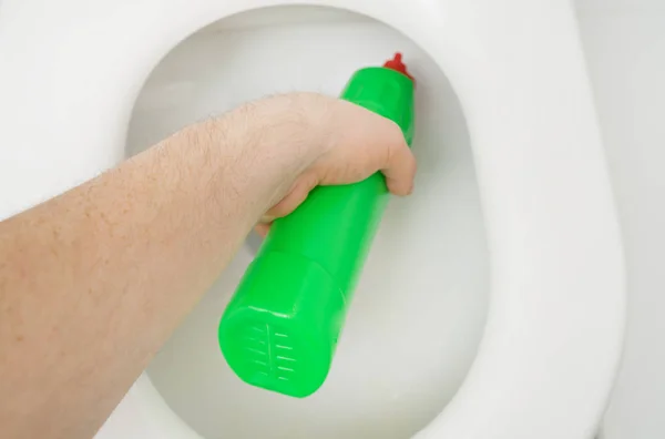 Schoonmaken Van Pot Water Closet Mannenhand — Stockfoto