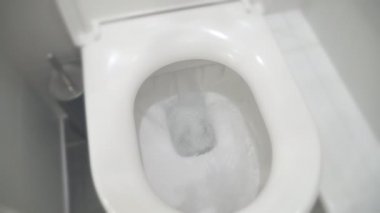 Tuvalet kase üstten görünüm su dolap.