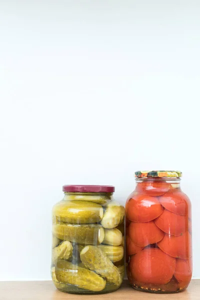 Marinierte Gurken Und Tomaten Glas Raum Für Text — Stockfoto
