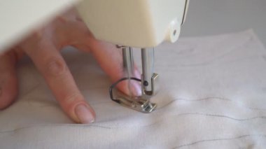 El yapımı bebek yapımı. Ev el sanatları konsepti.