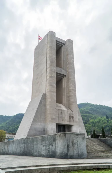 Mémorial de guerre près du lac de Côme en Italie . — Photo