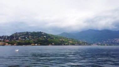 Como gölünden panoramik manzara.