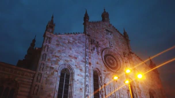 Ρωμαιοκαθολικός Καθεδρικός Ναός Της Πόλης Κόμο Νύχτα — Αρχείο Βίντεο