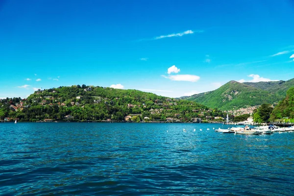 Beautiful summer Como lake landscape view in Italy. — Stock Photo, Image