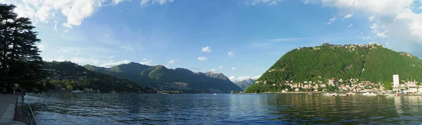 Вид на озеро Комо в Италии. Панорама . — стоковое фото