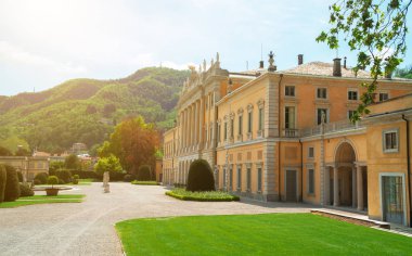 Como gölü yakınlarındaki Villa Olmo.