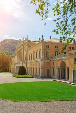 Como gölü yakınlarındaki Villa Olmo.
