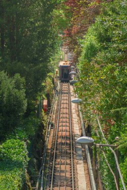 İtalya'da Como Brunate füniküler demiryolu.