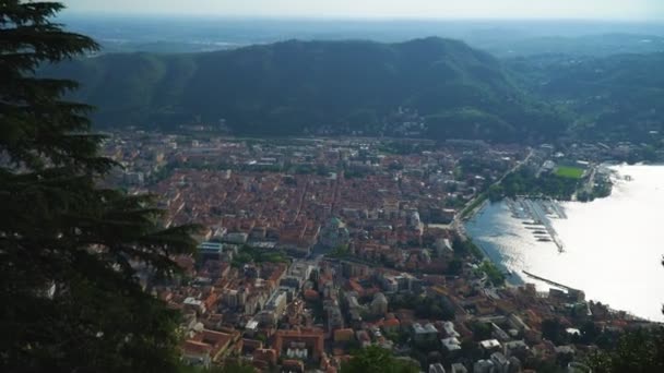 Bela vista da cidade de Como a partir da montanha Brunate . — Vídeo de Stock