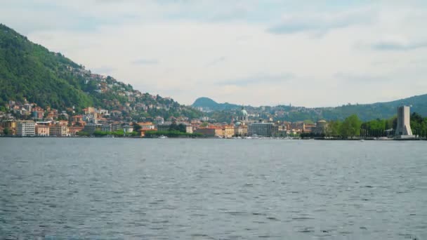 Como vista de la ciudad vieja desde el lago Como . — Vídeos de Stock