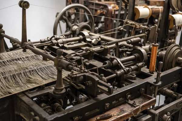 Machine for the production of cotton heddles. — Stock Photo, Image