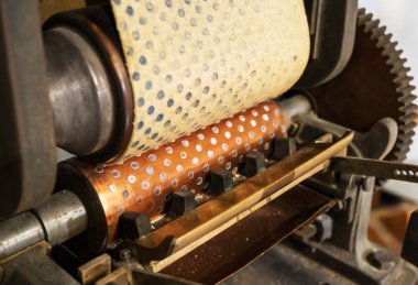 Örnekleme makinesi. Yazdırma için örnekler oluşturmak için kullanılır.