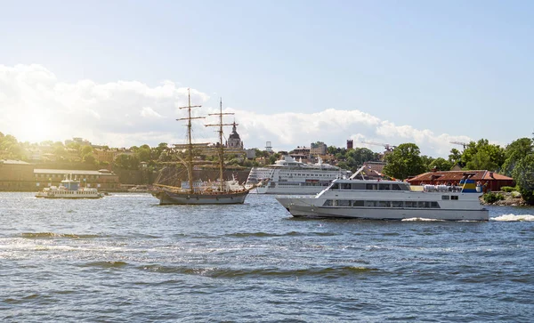 Вид на летний Стокгольм с кораблей и лодок . — стоковое фото