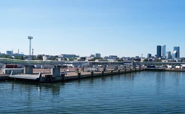 Архитектура морского порта в Таллинне . — стоковое фото