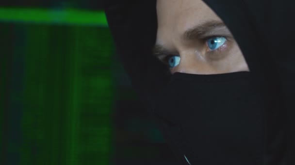 Siyah Maskeli Hacker Hacking Internet Güvenliği Kavramı — Stok video