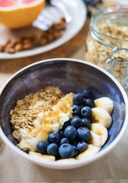Healthy Breakfast Berries Yogurt Oat Flakes — Stock Photo, Image