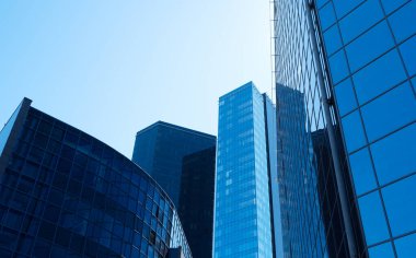 Estonya 'nın Tallinn şehrindeki modern gökdelenler.