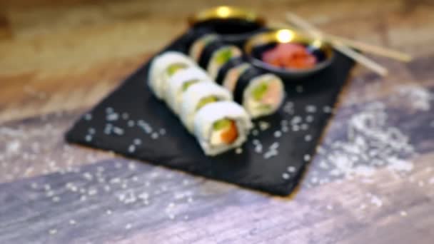 Set Rollos Sushi Con Palillos Comida Japonesa — Vídeos de Stock