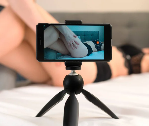 Cuplul Își Înregistrează Videoclipul Adult Telefonul Mobil — Fotografie, imagine de stoc