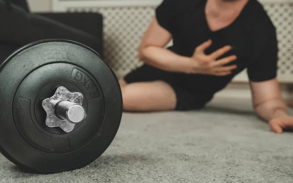 Muž Který Infarkt Home Fitness Trénink Koncept — Stock fotografie