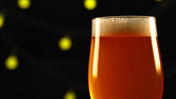 Ongefilterd Vers Bier Een Glas Plaats Voor Tekst — Stockvideo
