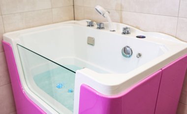 Kuaförde banyo yapan köpekler ve kediler için..