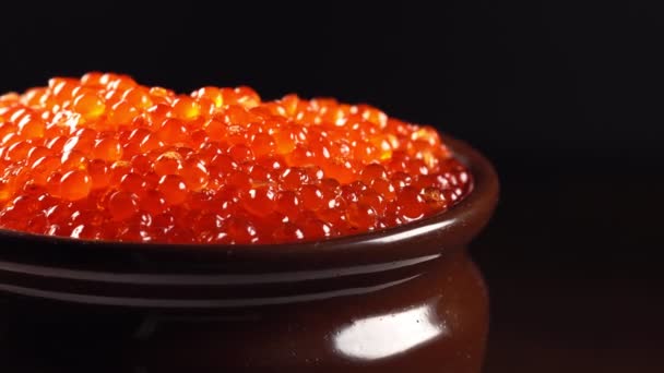 Colher Recolhe Caviar Vermelho Pote — Vídeo de Stock